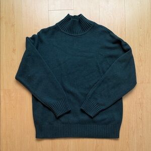 GAP Women's Dark Green Turtleneck Sweater